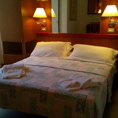 Hotel Pecci ريميني المظهر الخارجي الصورة